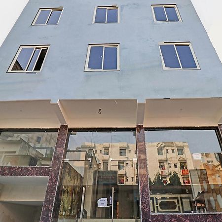 Townhouse Tark Inn Neu-Delhi Exterior foto