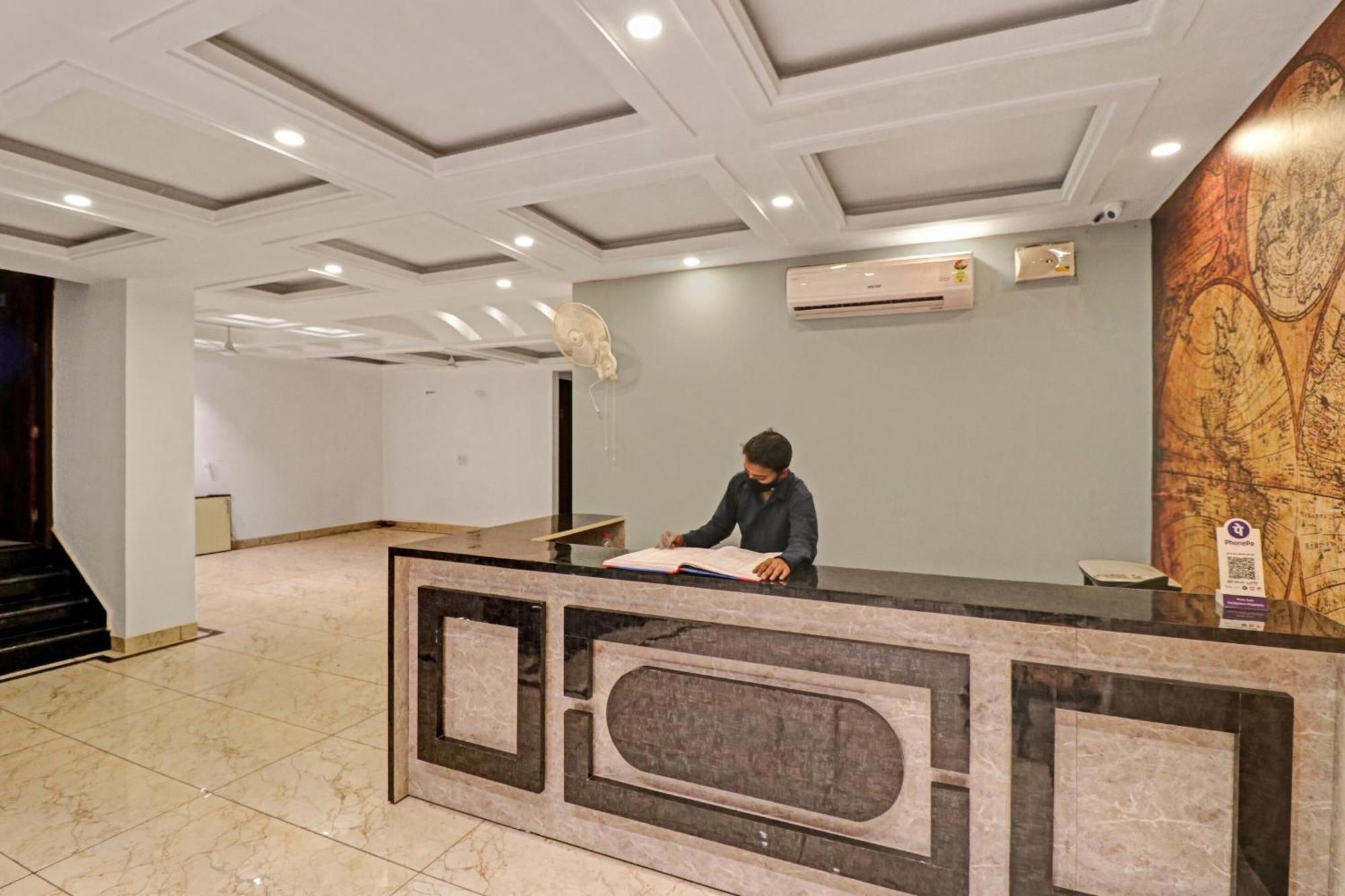 Townhouse Tark Inn Neu-Delhi Exterior foto