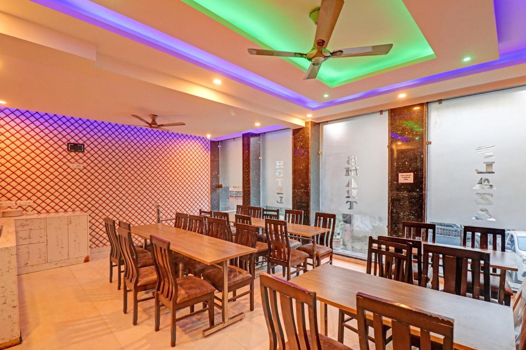 Townhouse Tark Inn Neu-Delhi Exterior foto