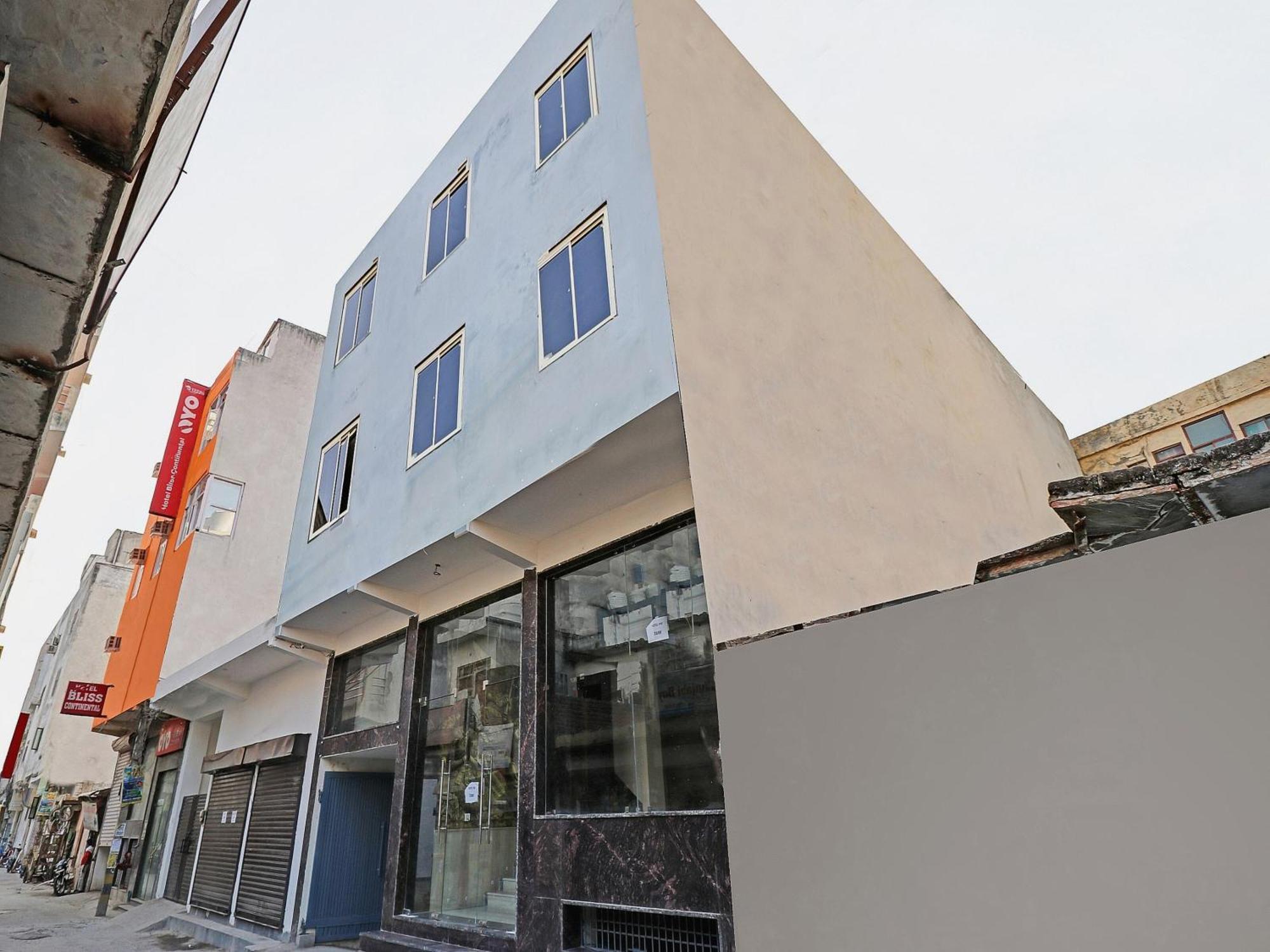 Townhouse Tark Inn Neu-Delhi Exterior foto
