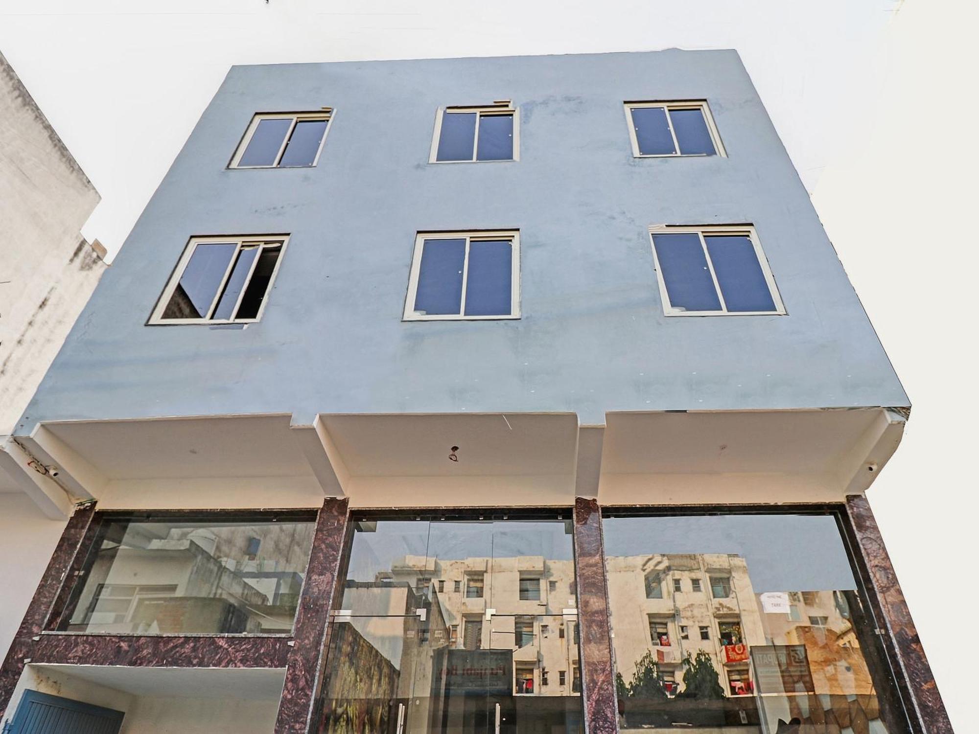 Townhouse Tark Inn Neu-Delhi Exterior foto