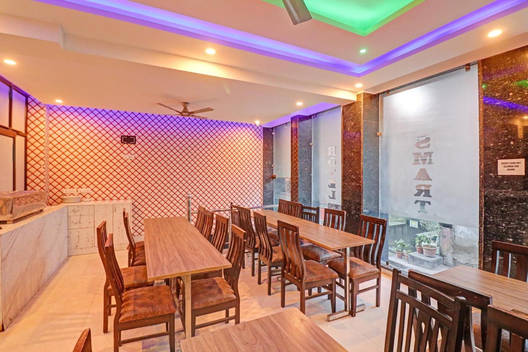 Townhouse Tark Inn Neu-Delhi Exterior foto