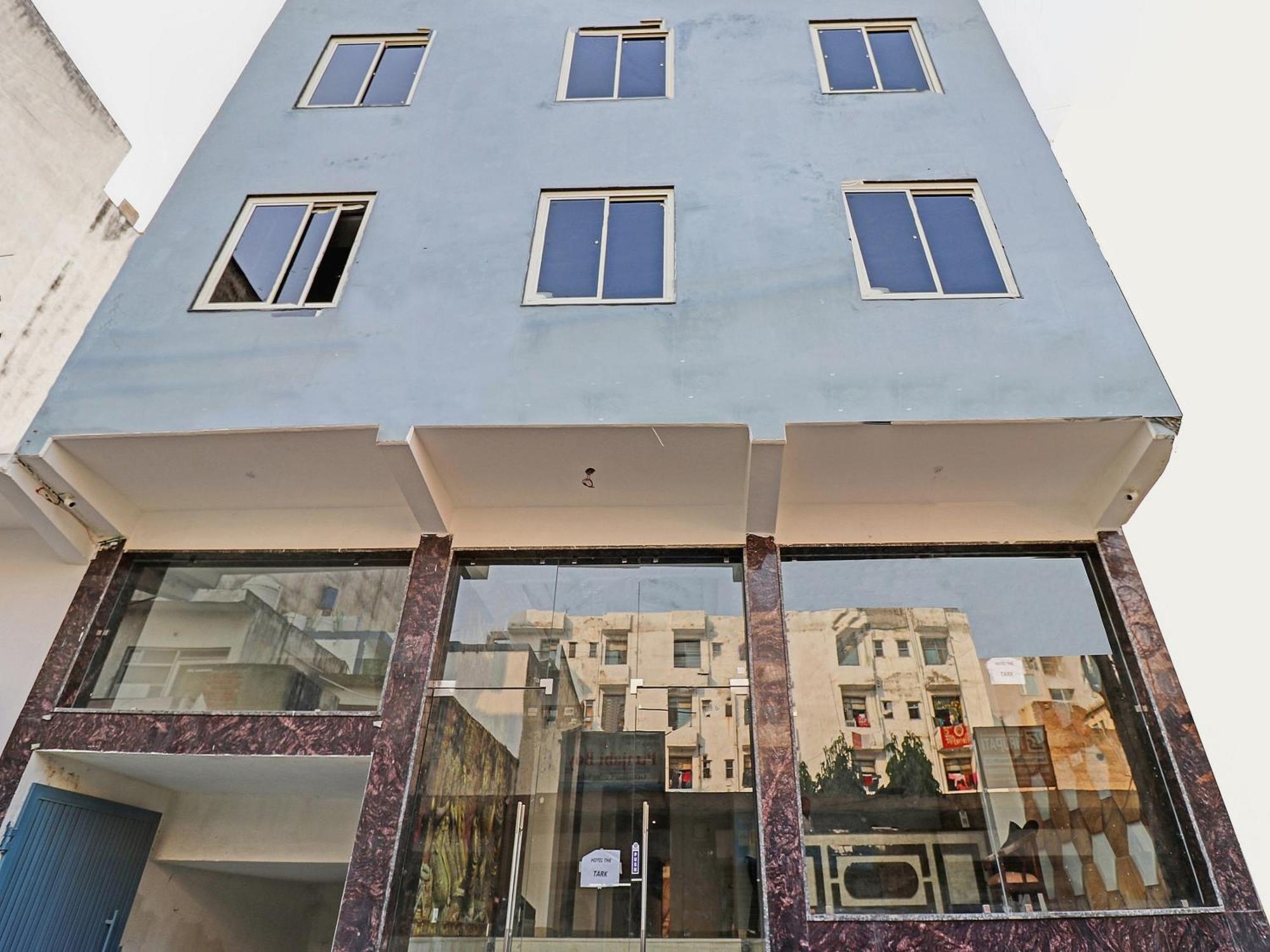 Townhouse Tark Inn Neu-Delhi Exterior foto