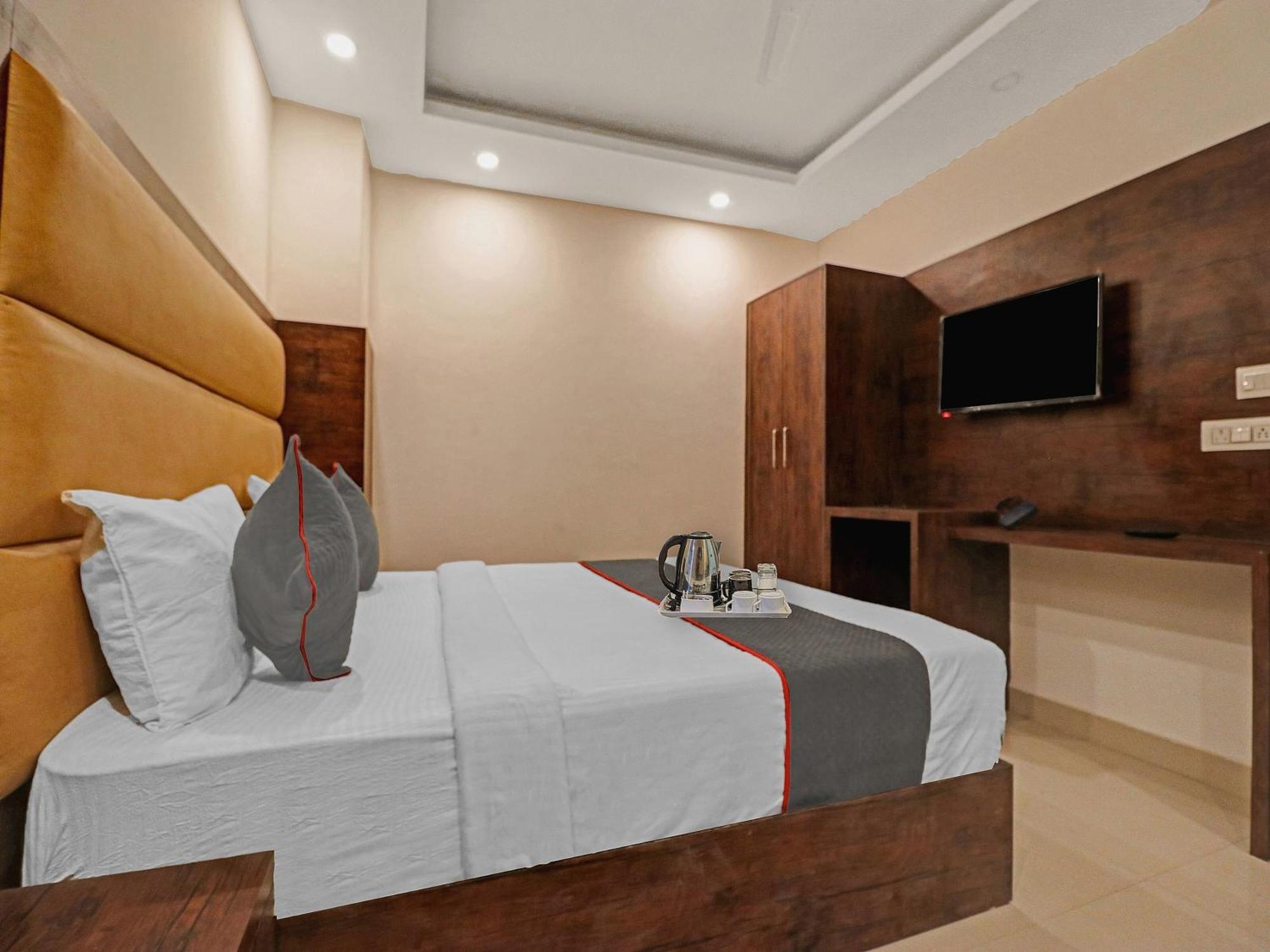 Townhouse Tark Inn Neu-Delhi Exterior foto