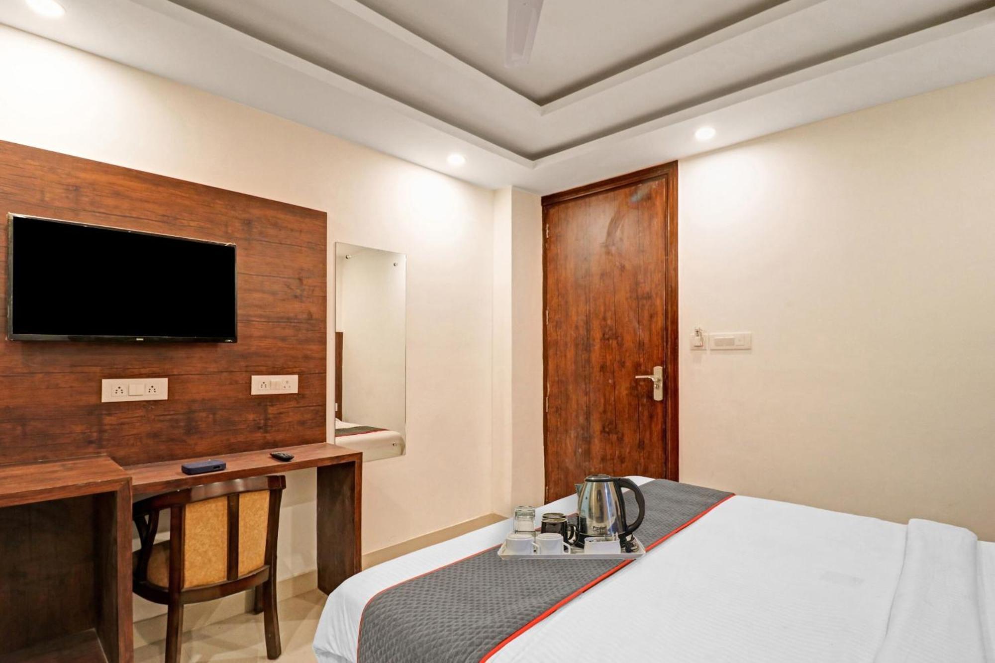 Townhouse Tark Inn Neu-Delhi Exterior foto