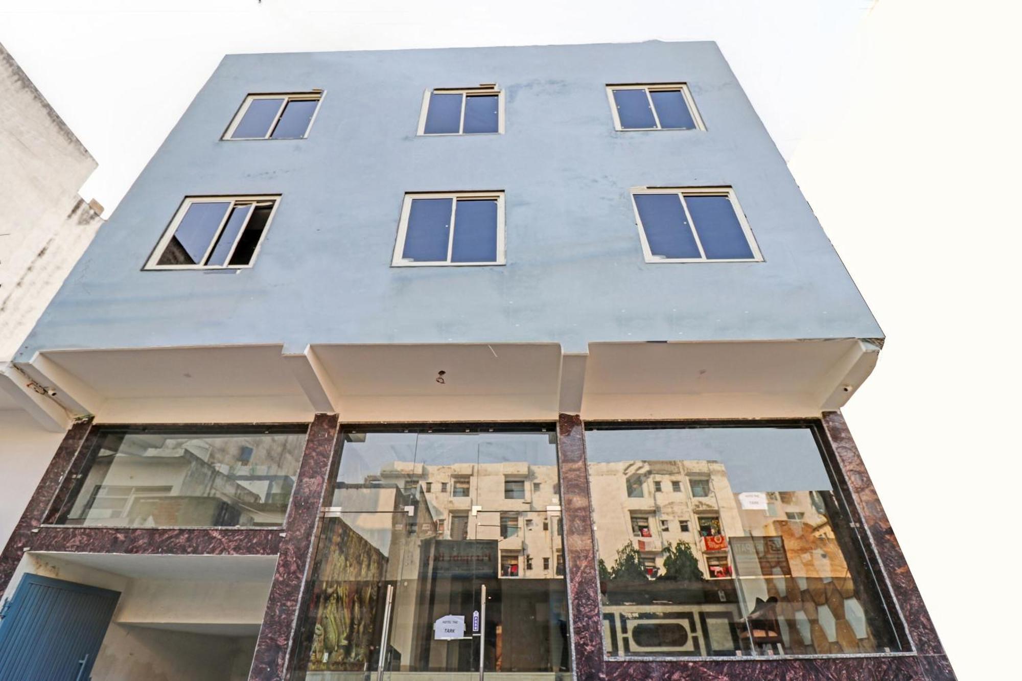 Townhouse Tark Inn Neu-Delhi Exterior foto